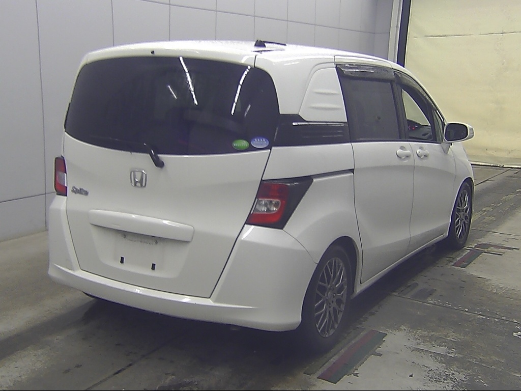 HONDA FREED SPIKE