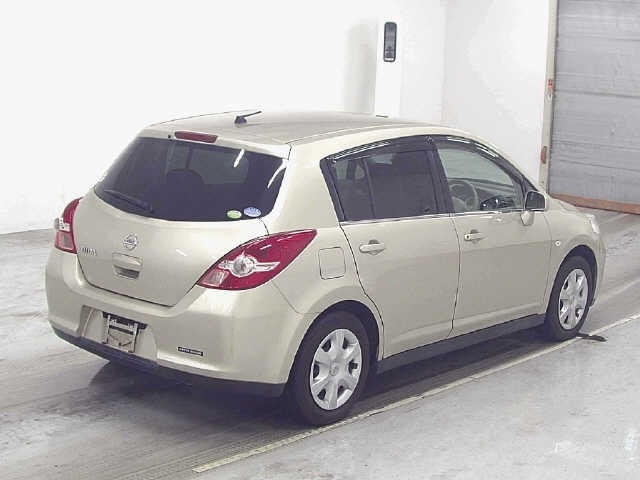 NISSAN TIIDA
