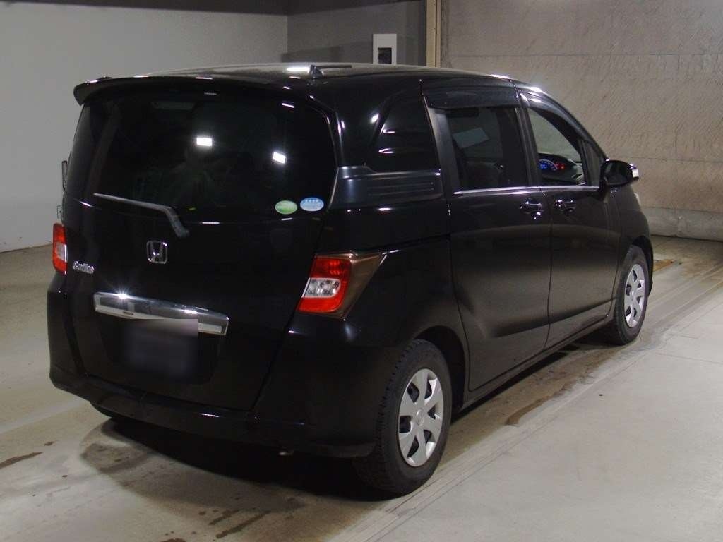 HONDA FREED SPIKE