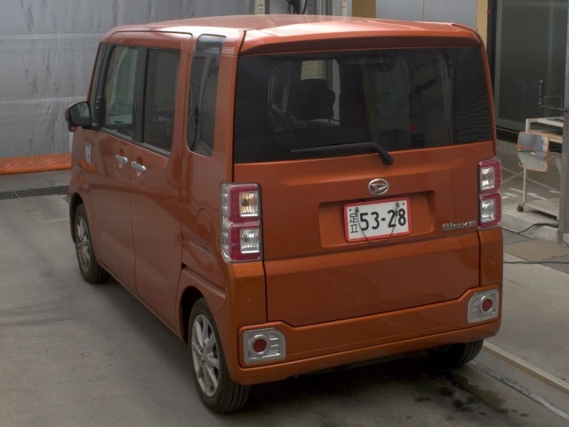 DAIHATSU WAKE