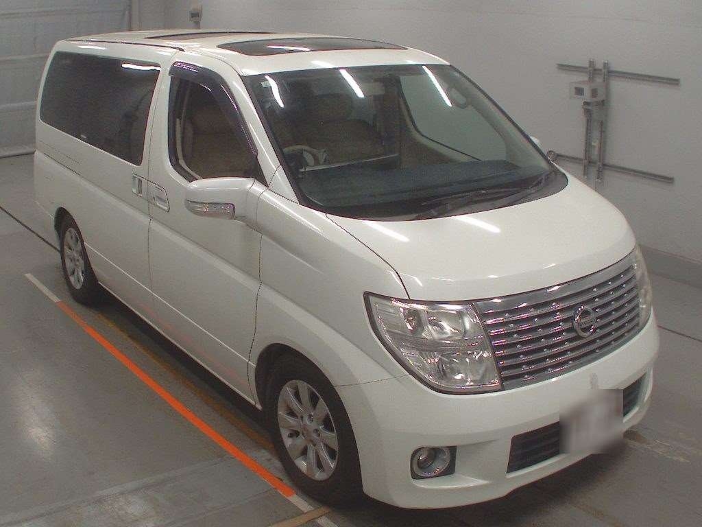 NISSAN ELGRAND