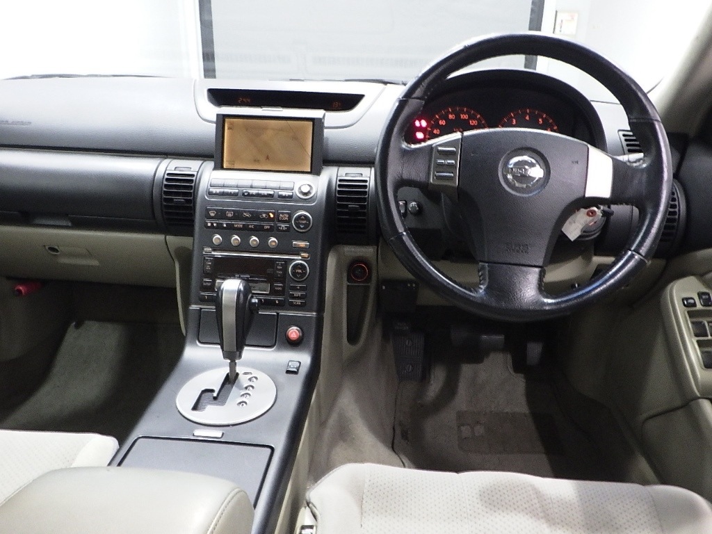 NISSAN SKYLINE