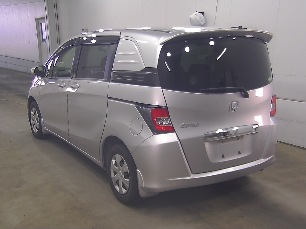 HONDA FREED SPIKE