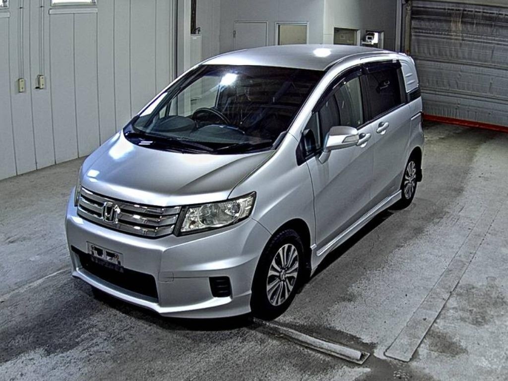 HONDA FREED SPIKE