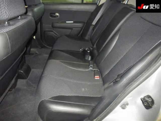 NISSAN TIIDA