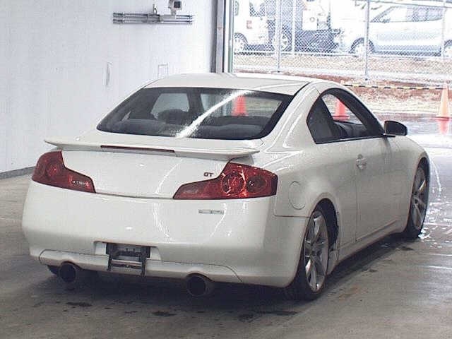 NISSAN SKYLINE