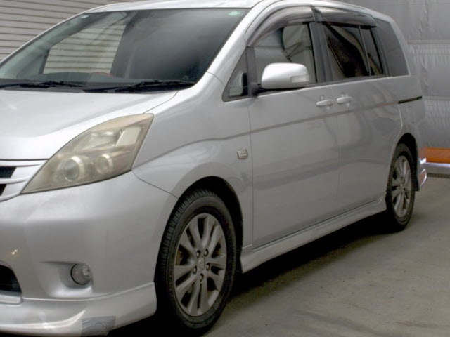 TOYOTA ISIS