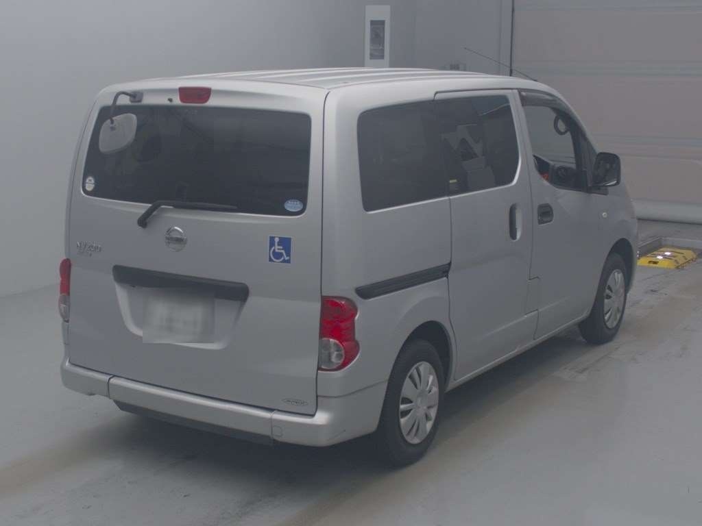 NISSAN NV200