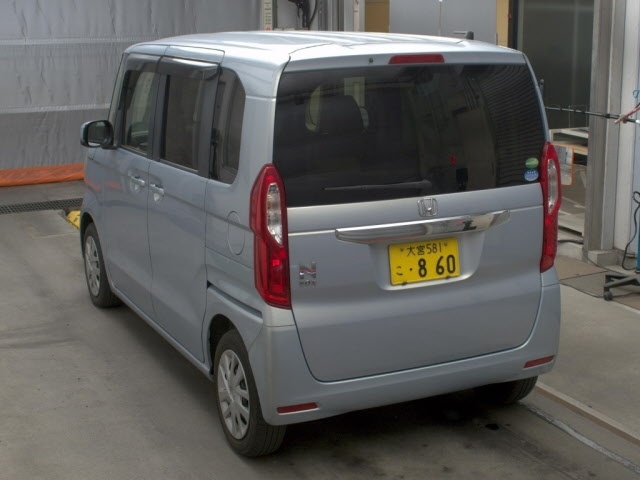 HONDA N-BOX