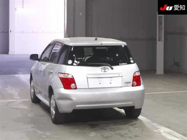 TOYOTA IST