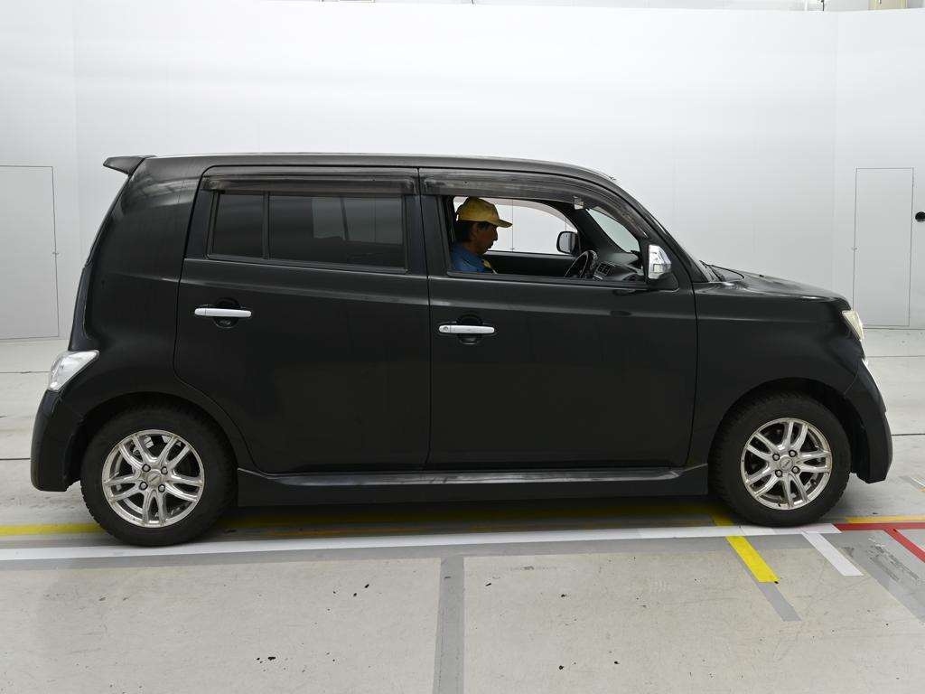 TOYOTA BB