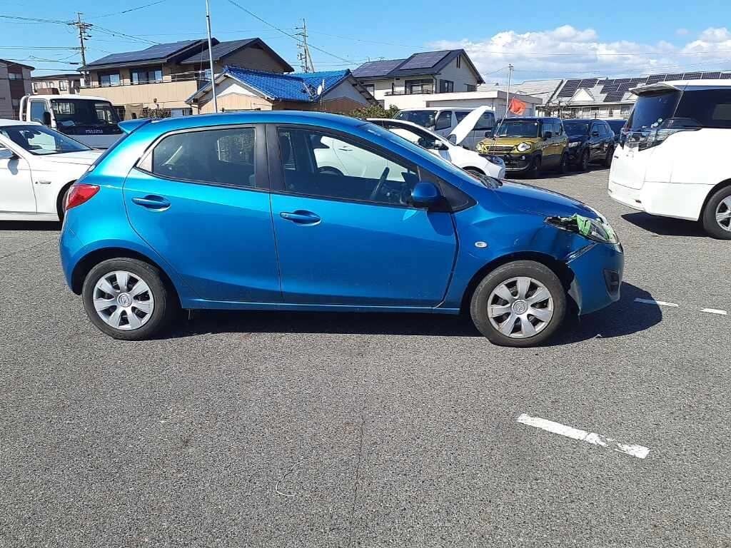 MAZDA DEMIO