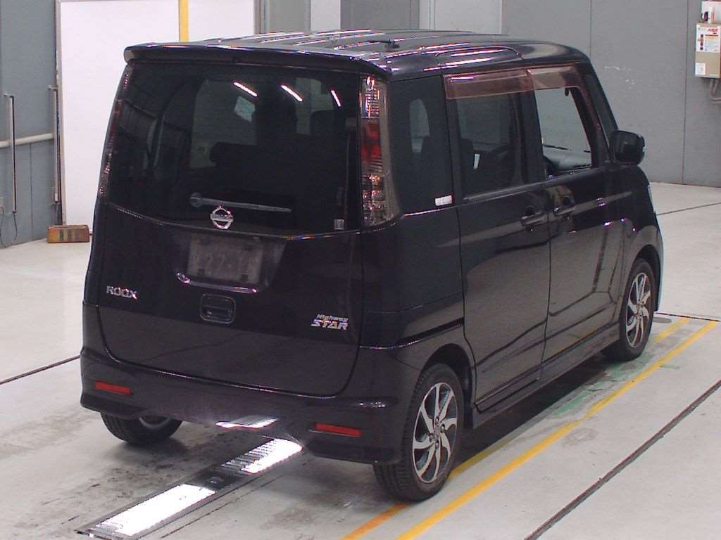NISSAN ROOX