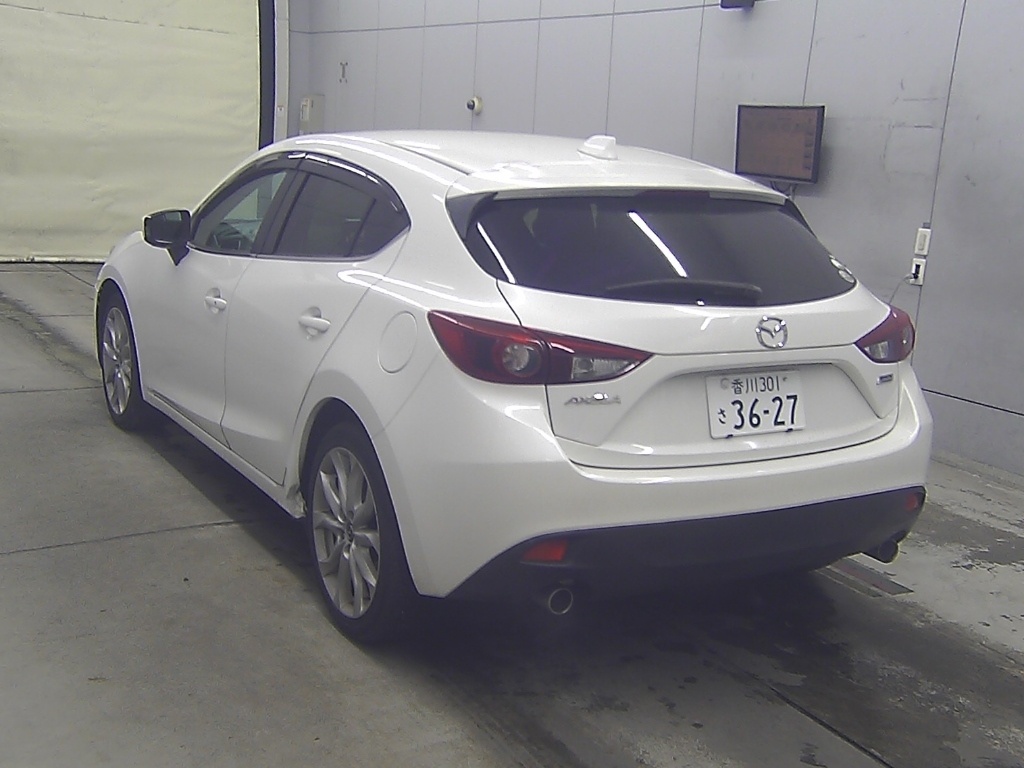 MAZDA AXELA