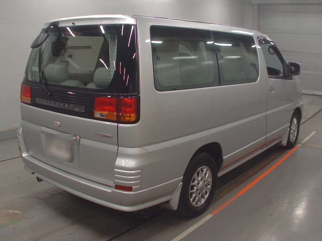 NISSAN ELGRAND