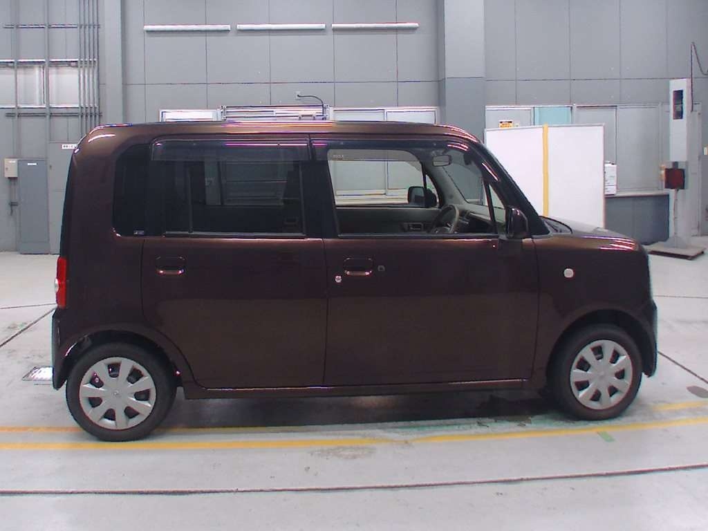 TOYOTA PIXIS SPACE