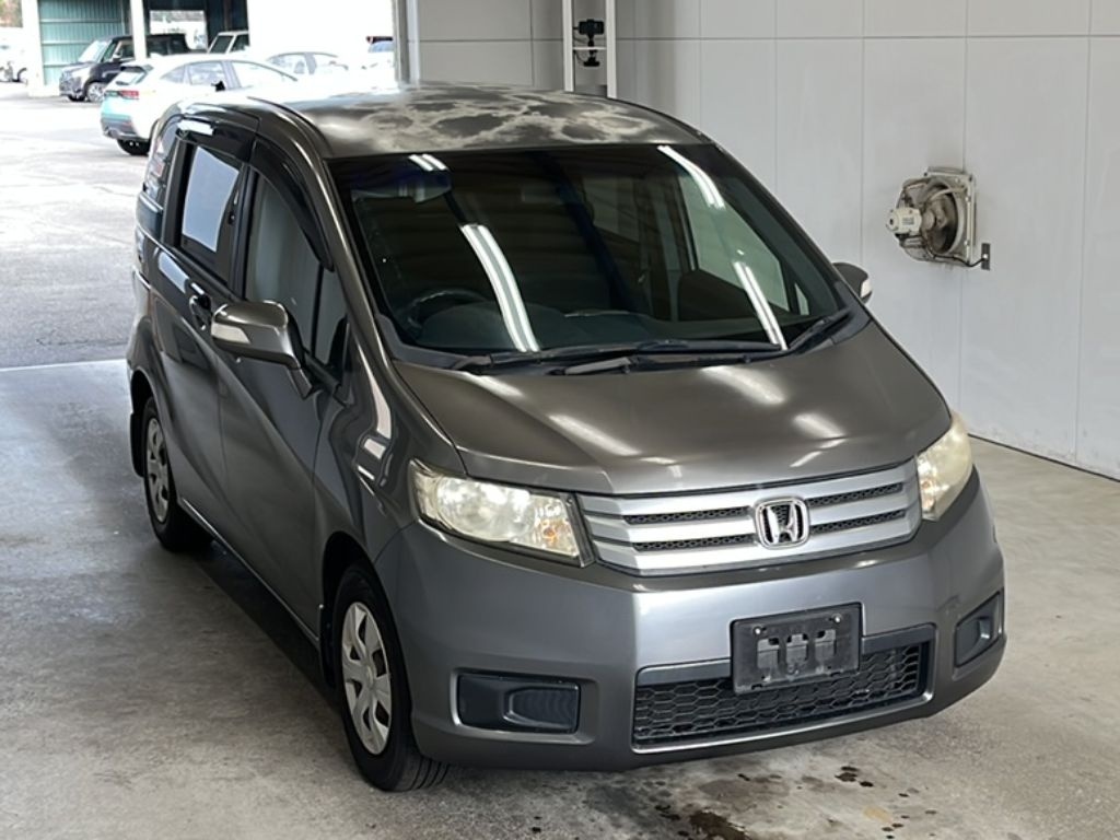 HONDA FREED SPIKE