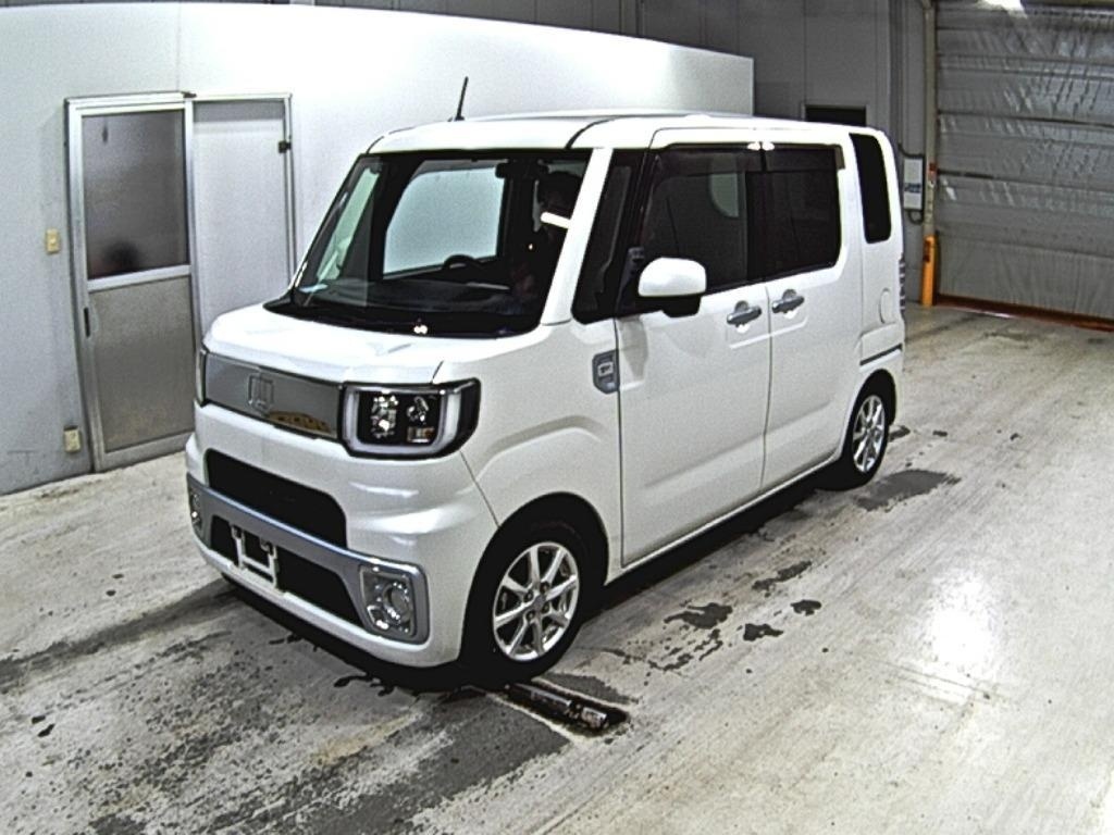 DAIHATSU WAKE