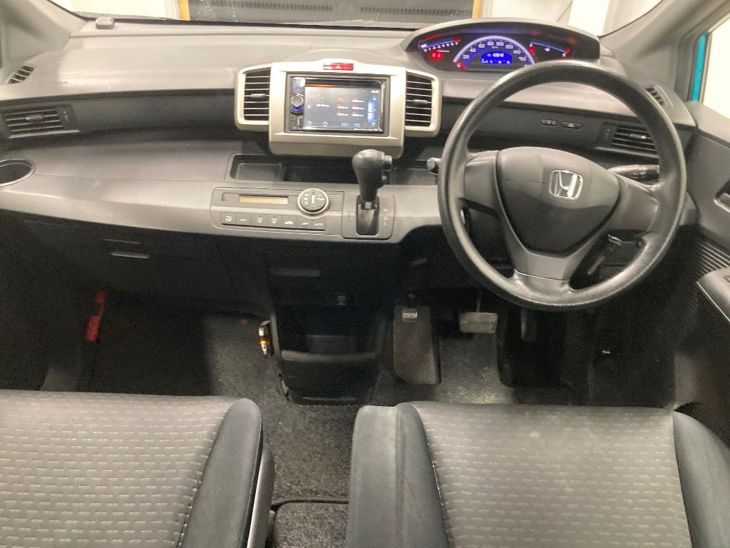 HONDA FREED SPIKE