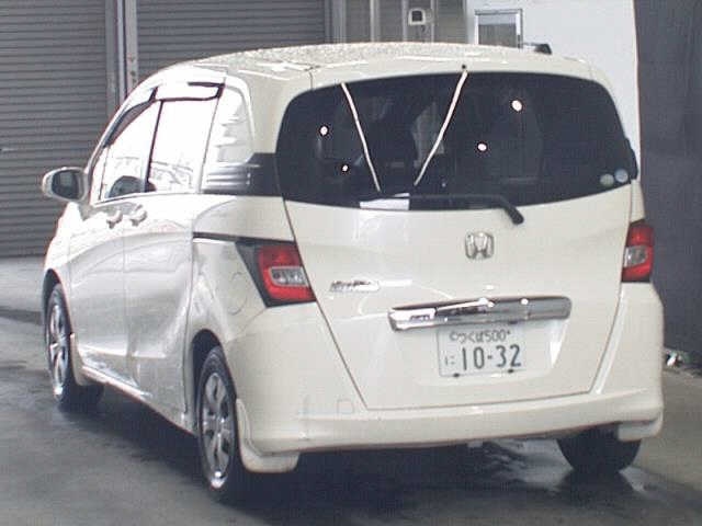 HONDA FREED SPIKE