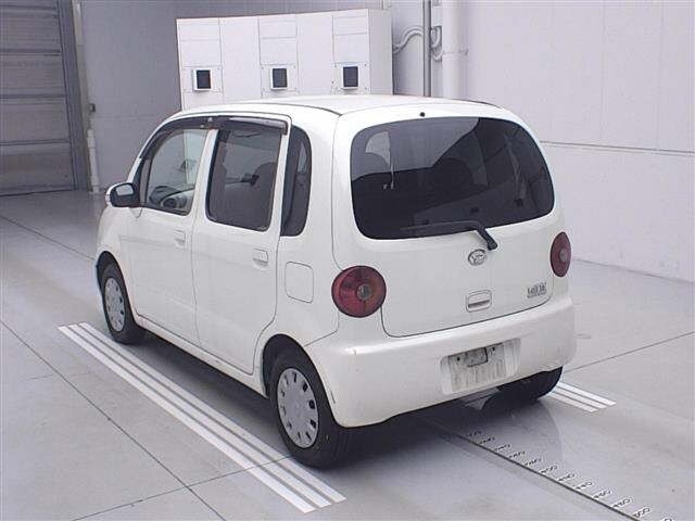 DAIHATSU MOVE LATTE