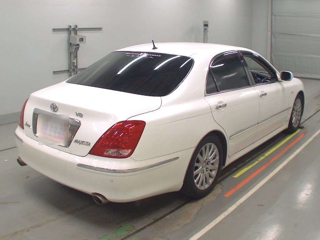 TOYOTA CROWN MAJESTA