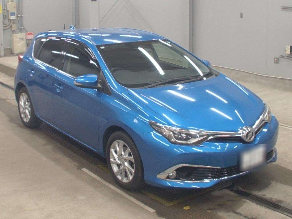 TOYOTA AURIS