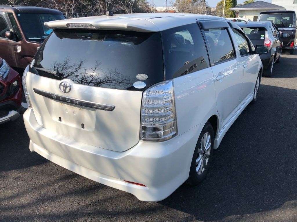 TOYOTA WISH