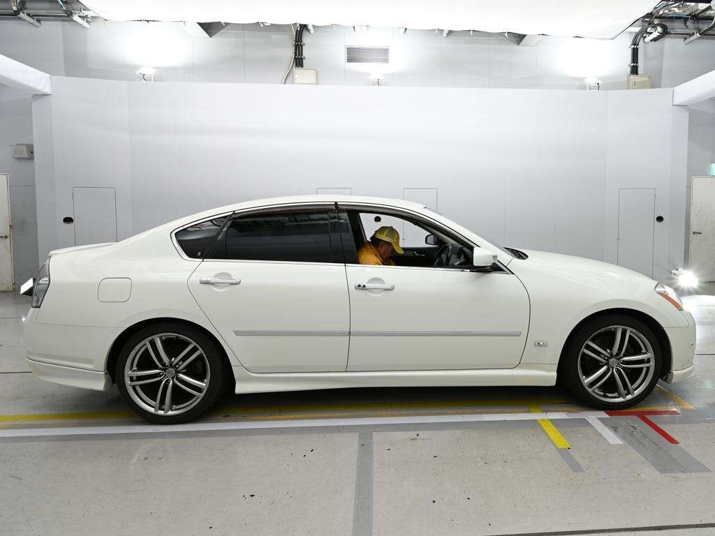 NISSAN FUGA