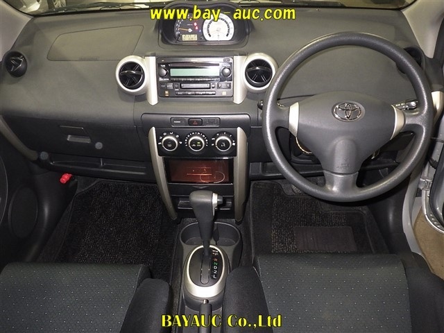 TOYOTA IST