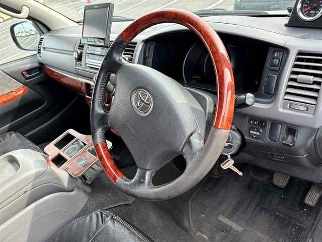 TOYOTA REGIUS ACE
