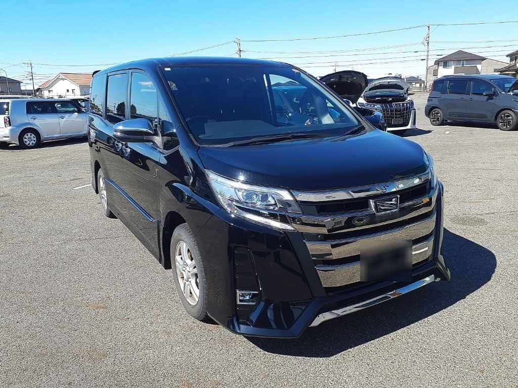 TOYOTA NOAH