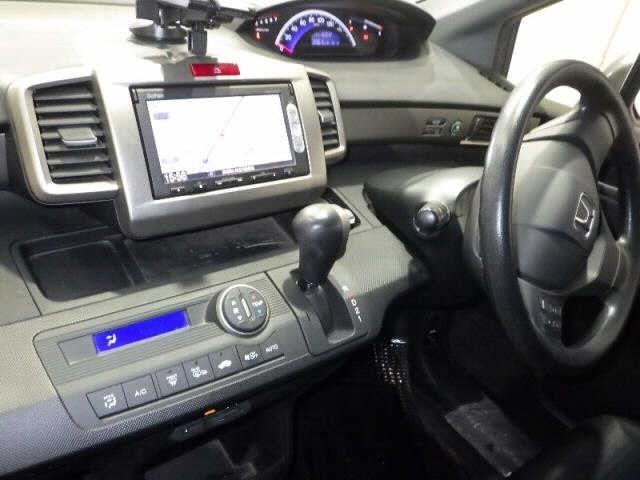 HONDA FREED SPIKE