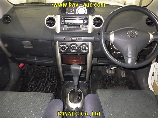 TOYOTA IST