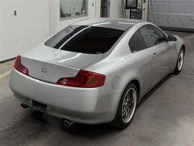 NISSAN SKYLINE