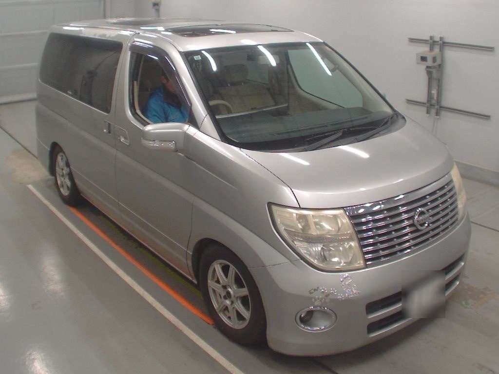 NISSAN ELGRAND