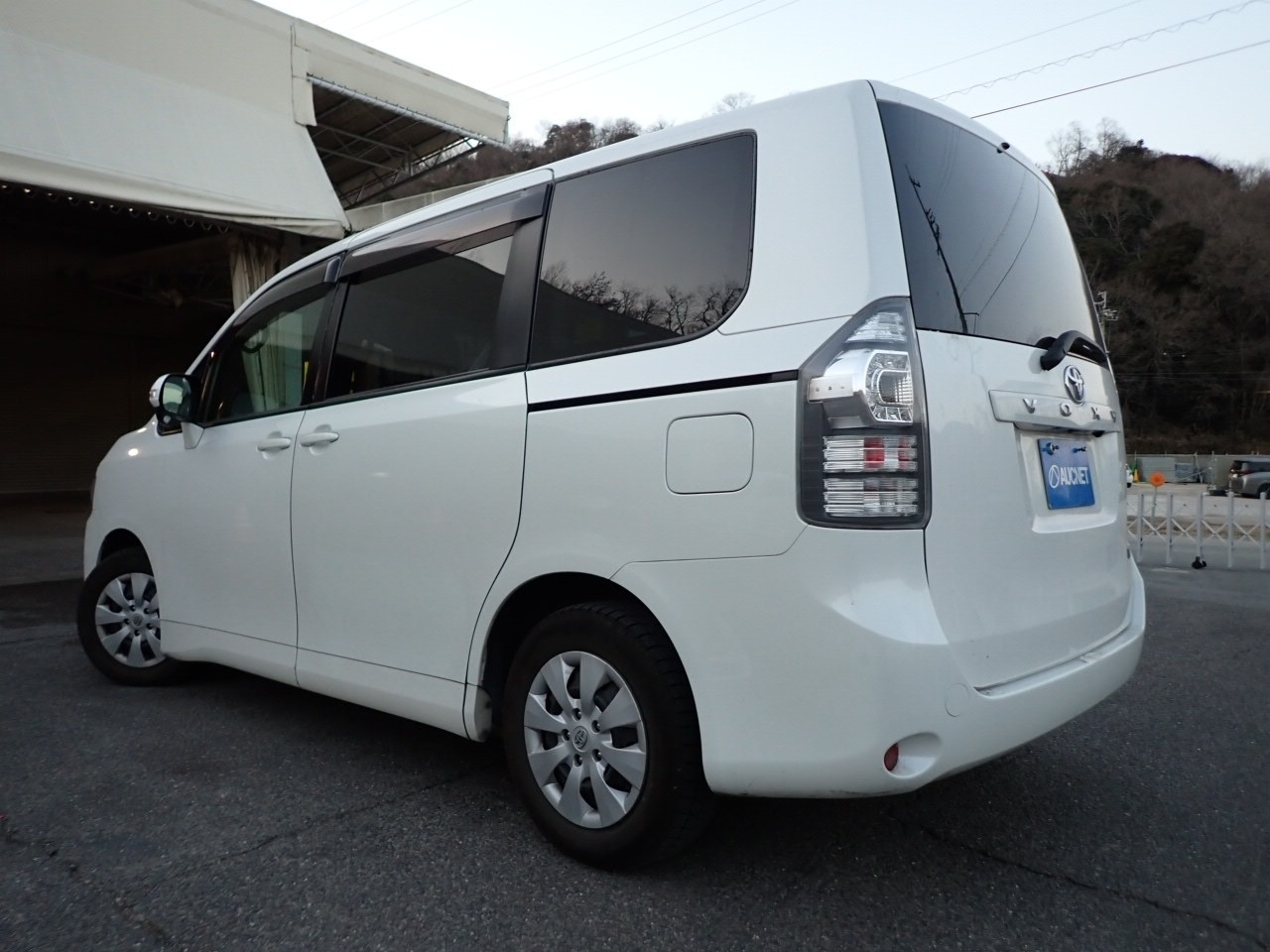 TOYOTA VOXY