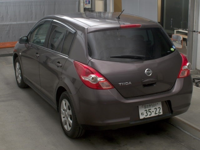 NISSAN TIIDA