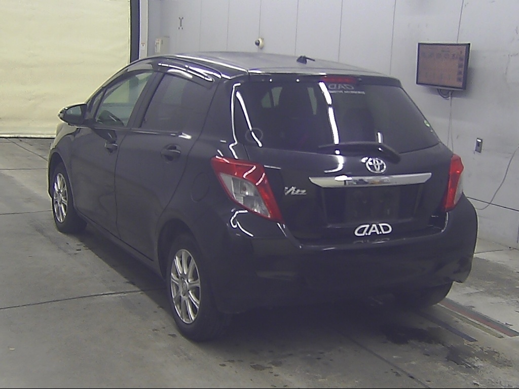 TOYOTA VITZ