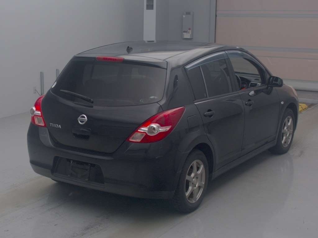 NISSAN TIIDA