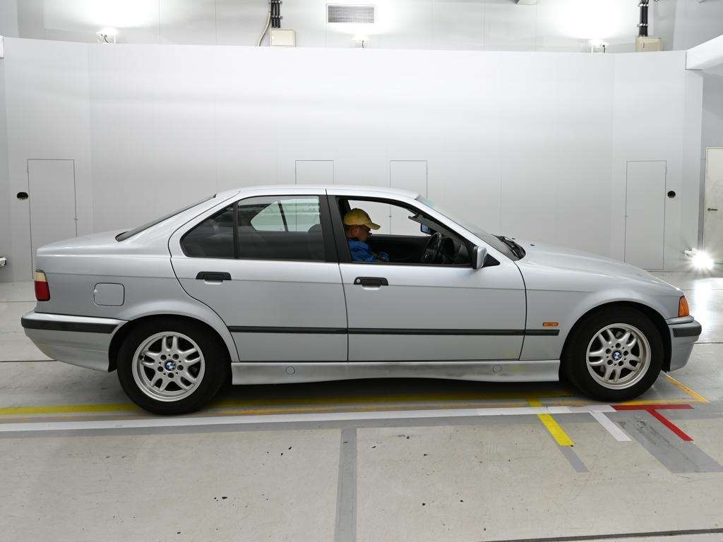 BMW 3-SERIES