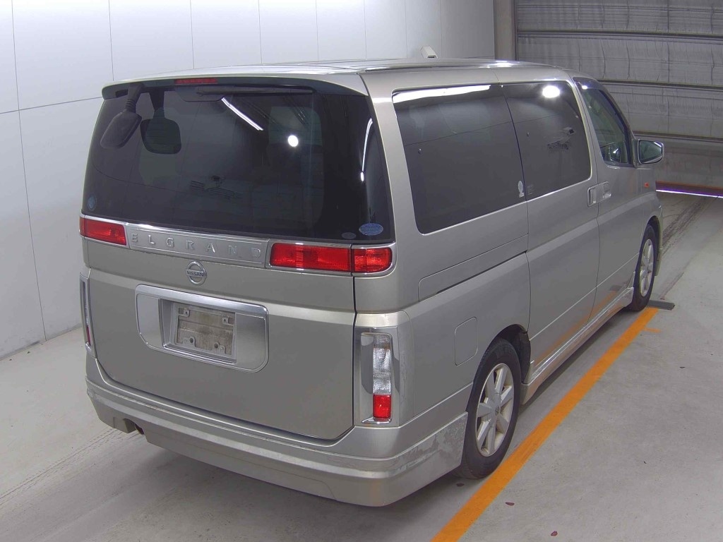 NISSAN ELGRAND
