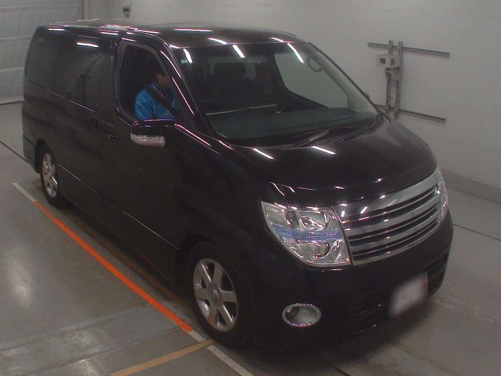 NISSAN ELGRAND