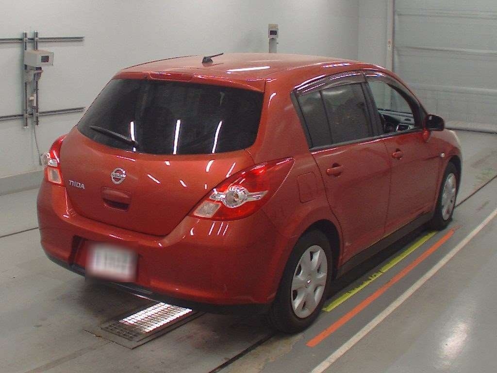NISSAN TIIDA