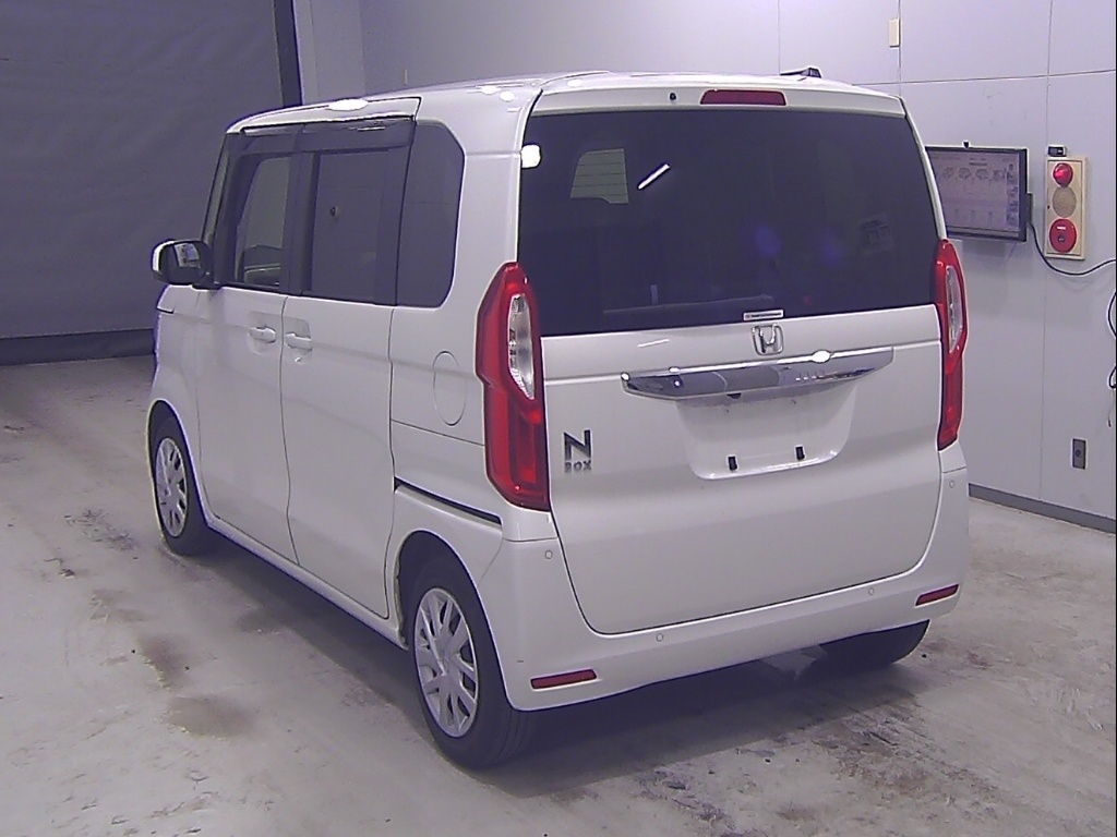 HONDA N-BOX