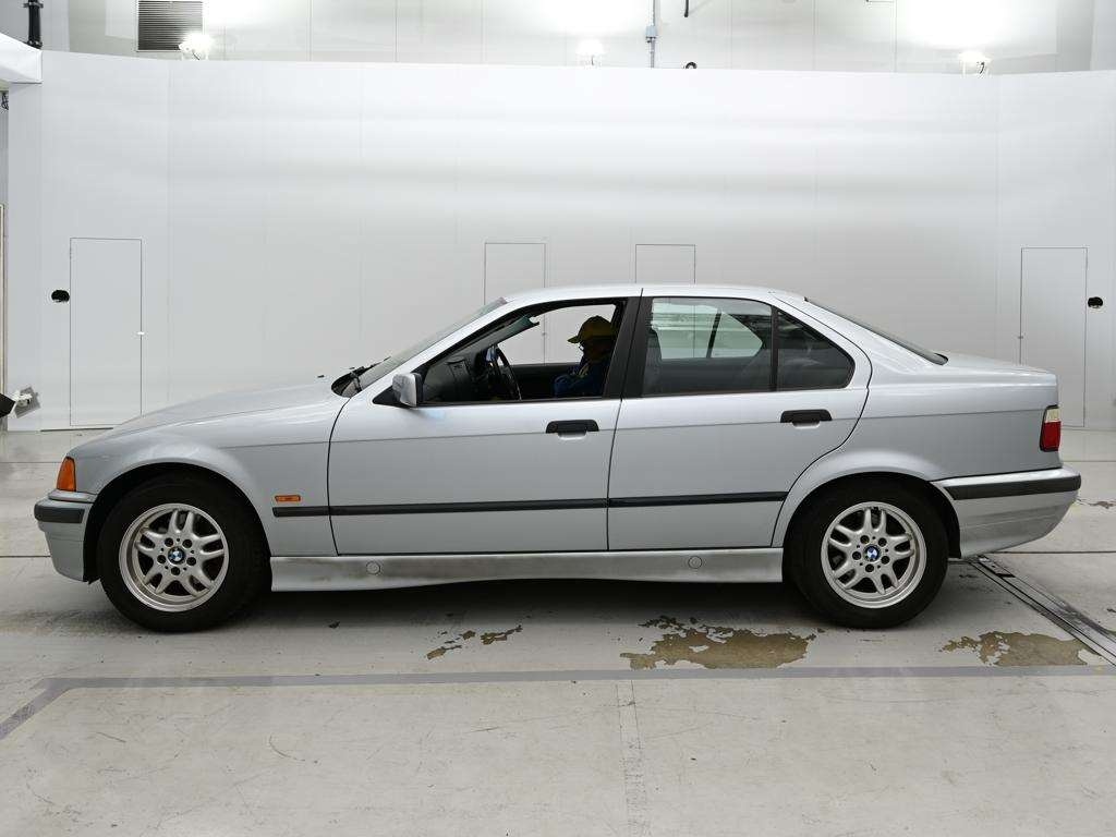 BMW 3-SERIES