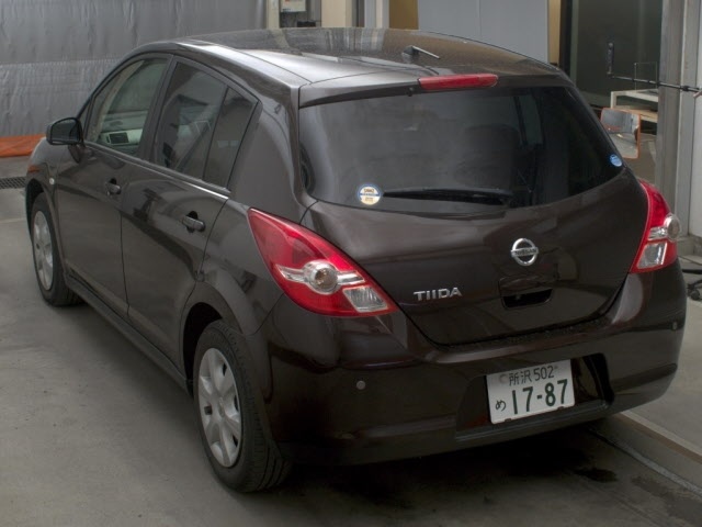 NISSAN TIIDA