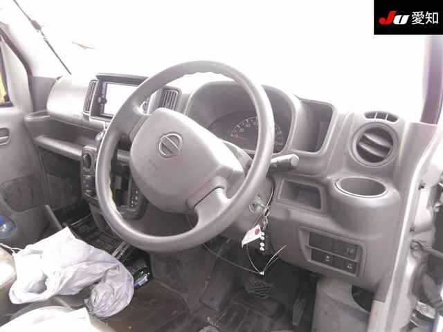 NISSAN NV100 CLIPPER