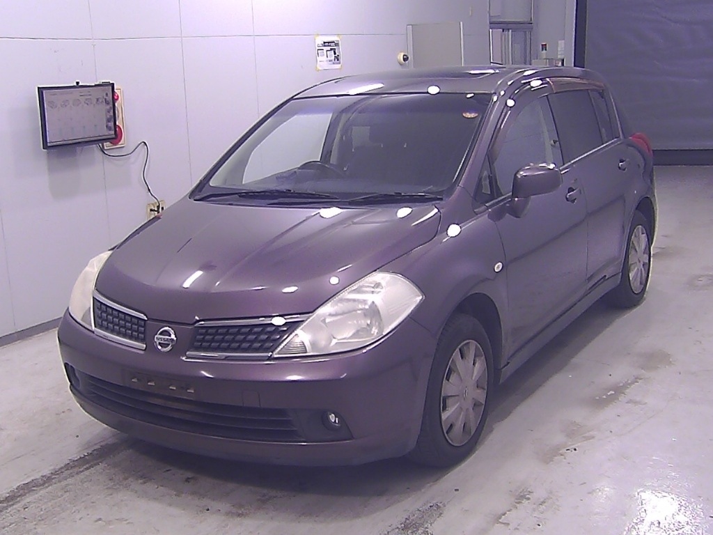 NISSAN TIIDA