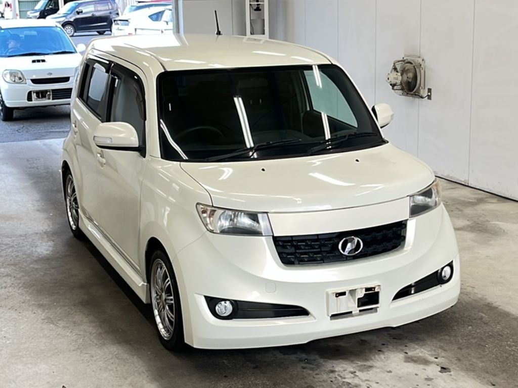 TOYOTA BB